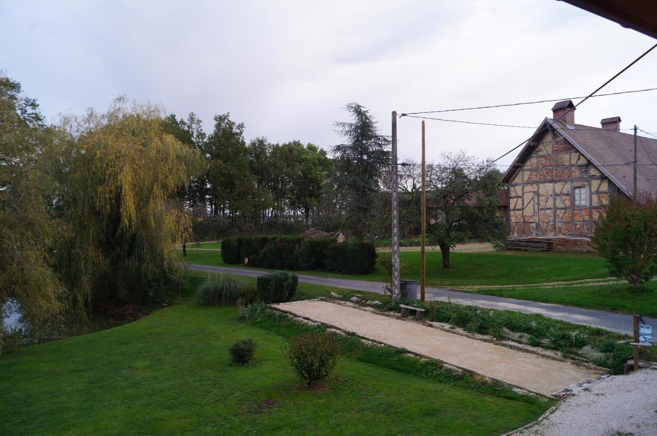 Gite De La Jument Grise Lescheroux Exteriér fotografie